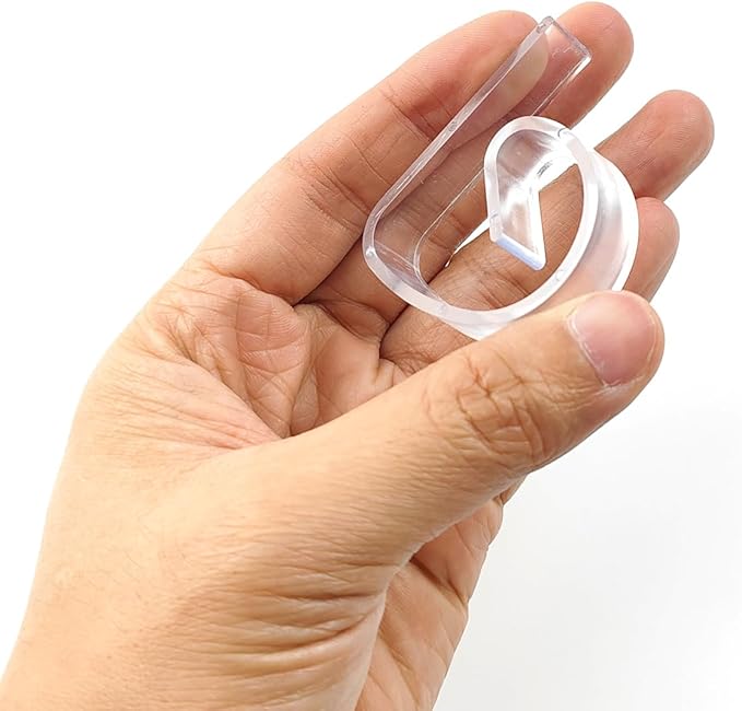 36PCS Transparent Clear Tablecloth Clips, Plastic Table Cloth Clips，Windproof Table Cover Holder Clamps，Table Cloth Holder for Christmas Home Wedding Party Indoor Outdoor Camping Picnic (36)