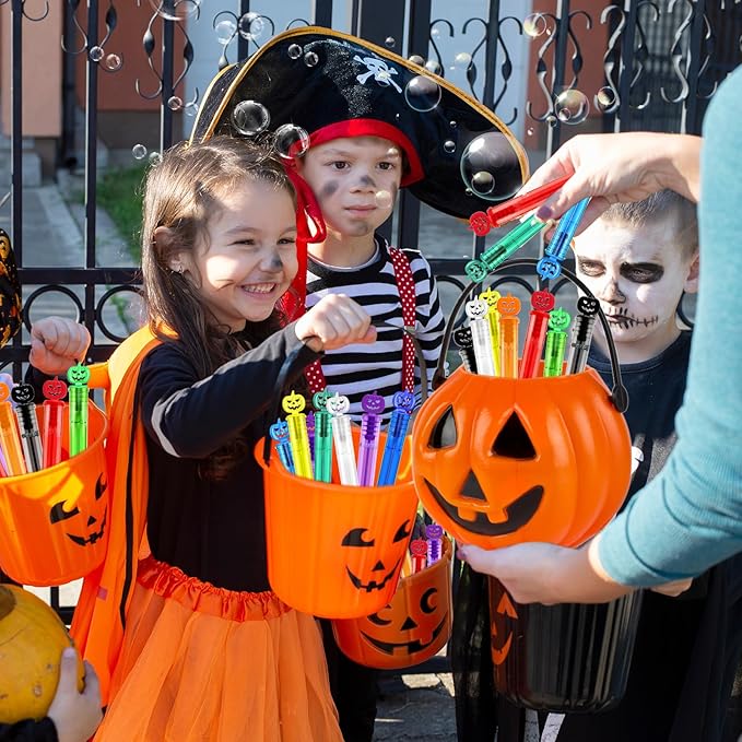 Shemira 200PCS Halloween Bubble Wands, Mini Bubbles Party Favors for Kids, Halloween Party Favors, Goodie Bag Stuffers, Classroom Prizes Gifts for Kids, Halloween Trick or Treat Toys Bulk